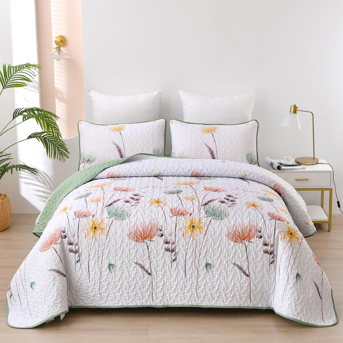 Intricate Quilted Coverlet and Pillowcases Set: A Work of Art for Your Bedroom - Queen size